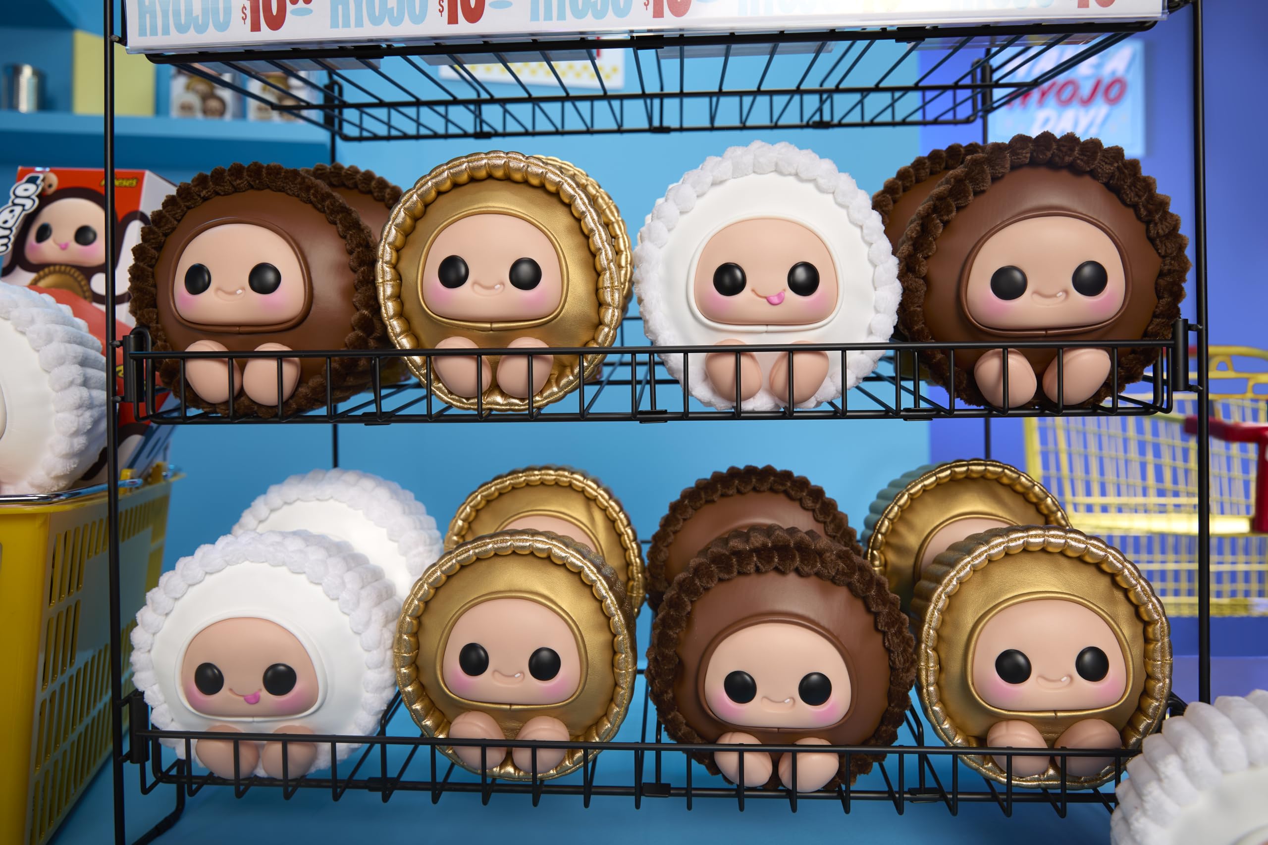 Hyojo Reese's Peanut Butter Cups Series, Blind Box Collectible Plush, Limited Edition, 3 to Collect, Milk Chocolate, White Creme & All Gold Peanut Butter, Great Gift for All Ages - Image 6