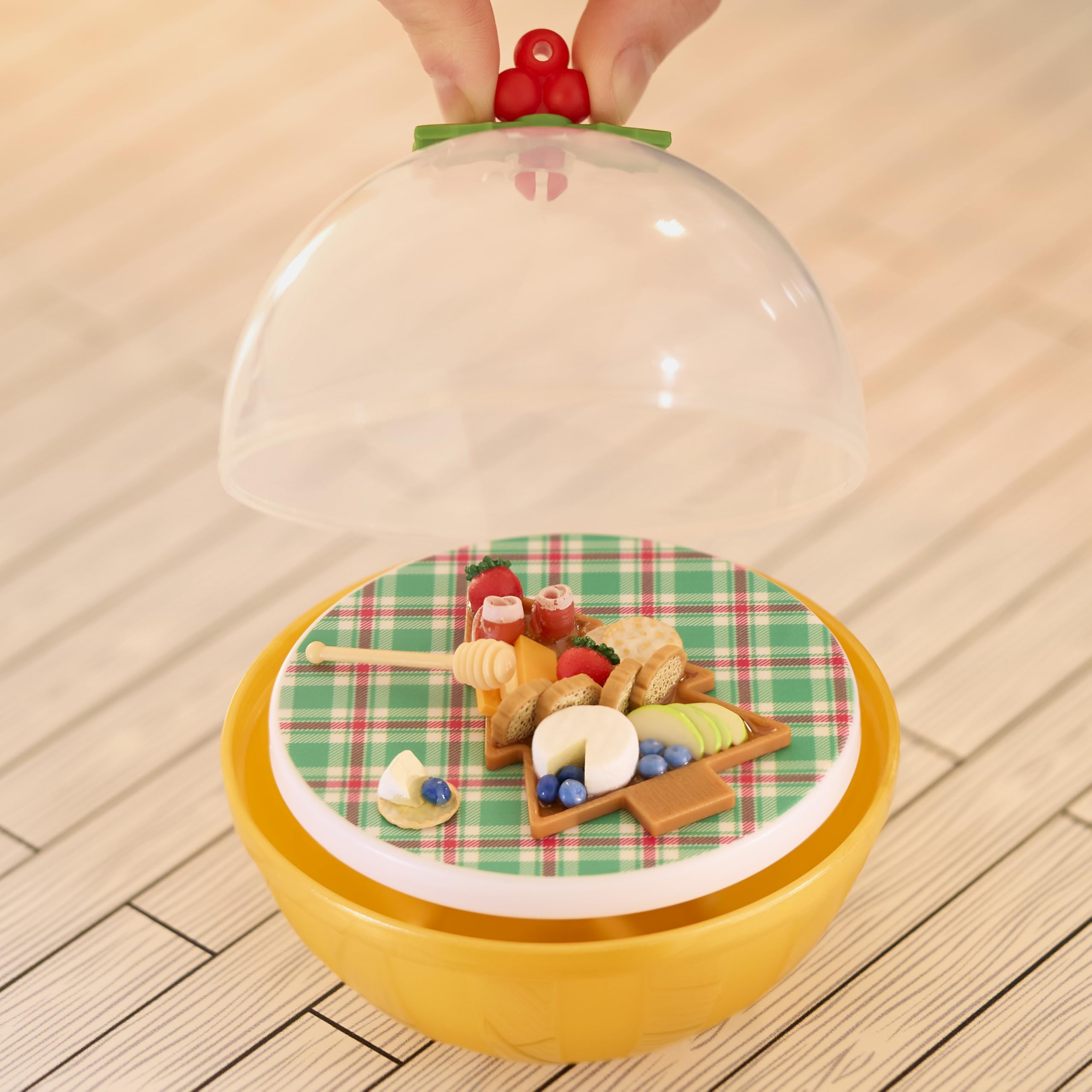 MGA's Miniverse Make It Mini Holiday Series Mini Collectibles - Seasonal, National Lampoon's Christmas Vacation Blind Packaging, DIY, Resin Play, Replica Food, NOT Edible, Collectors, 8+ - Image 5